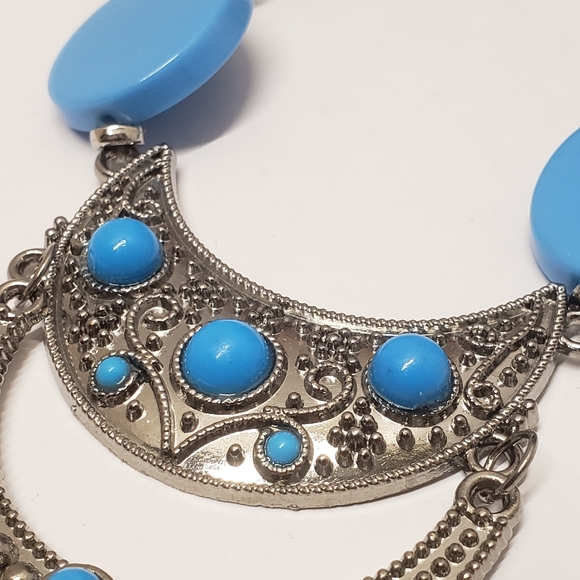 Beautiful Blue Beaded Blooming Squash STYLE Necklace - Picture 7 of 9